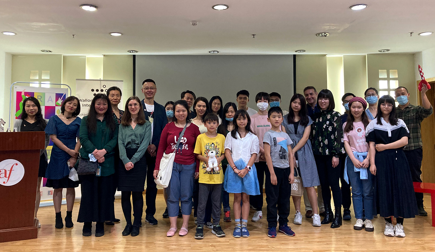 Screenings of the documentary film "Tintin Moonwalker" in Guangzhou