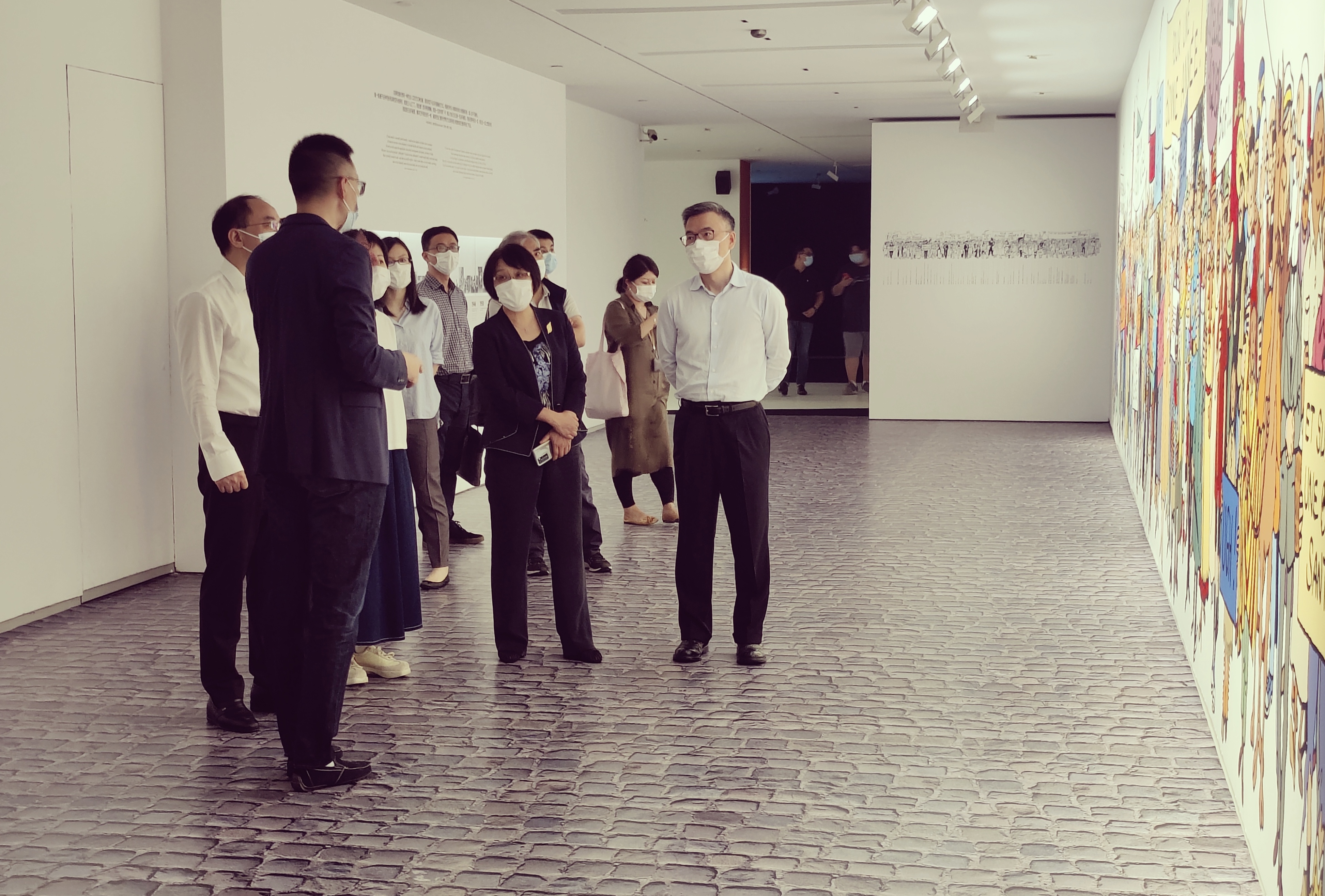 Le vice-maire de Shanghai a visité l’exposition Tintin et Hergé