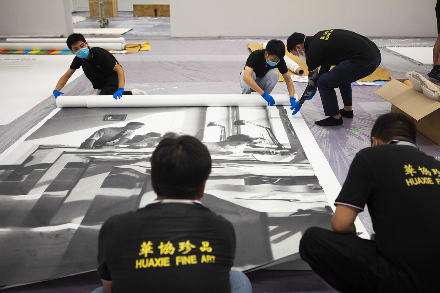 Montage de l'exposition Hergé à Shanghai