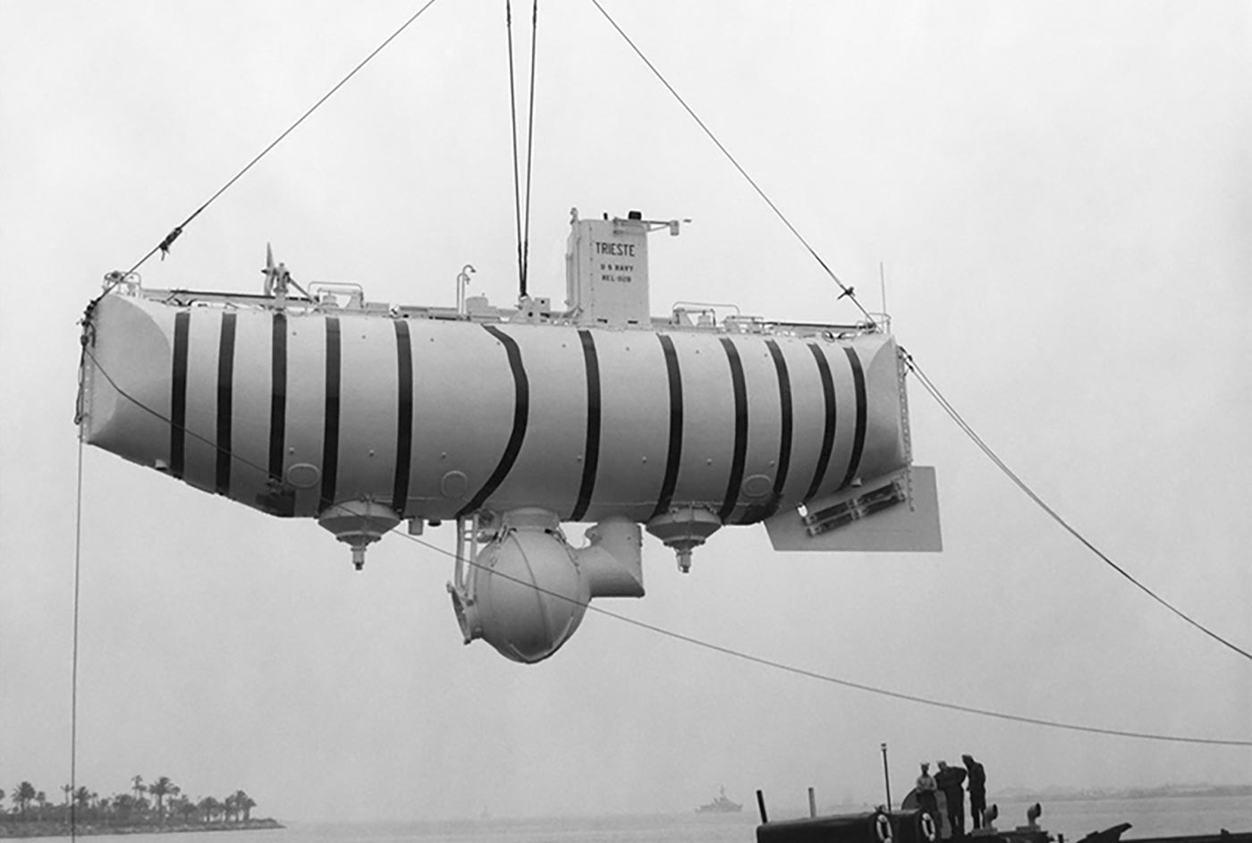 Auguste Piccard et son bathyscaphe